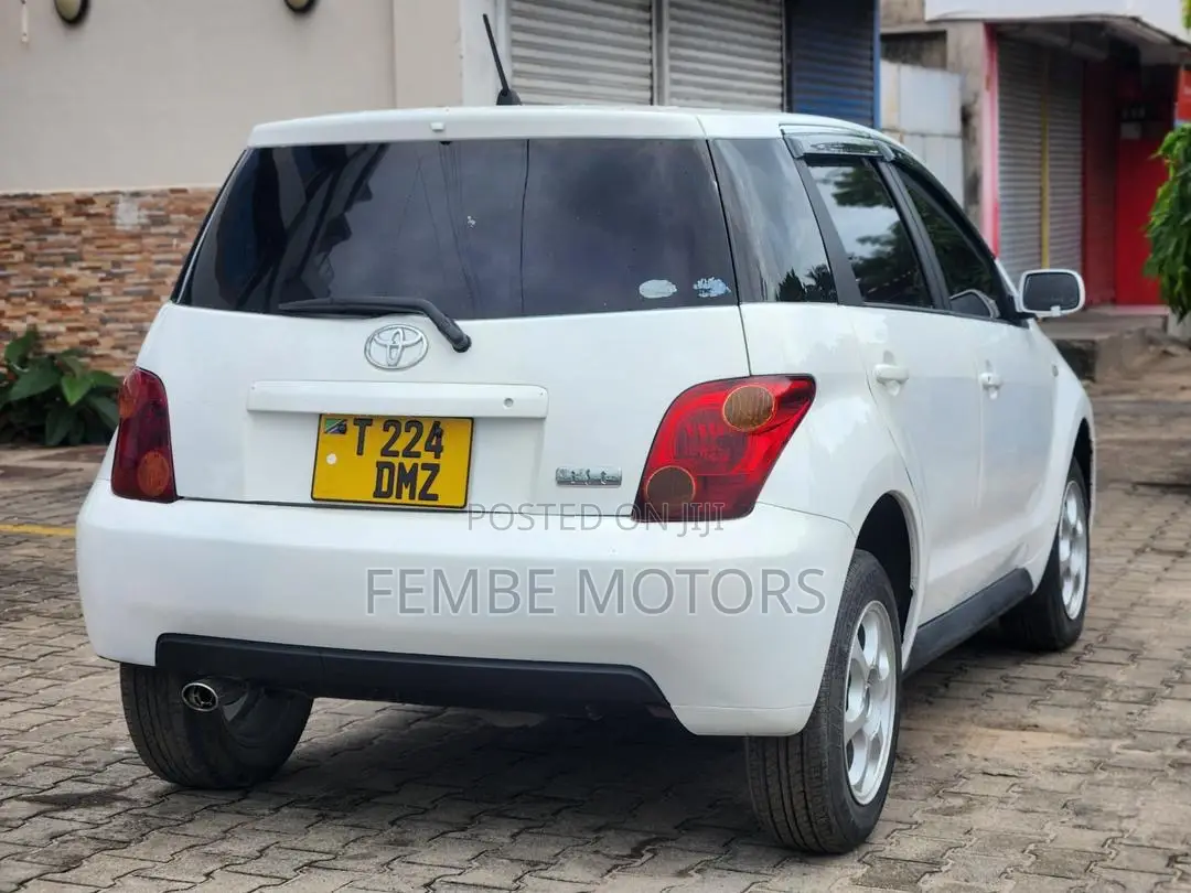 Toyota IST 2005 White