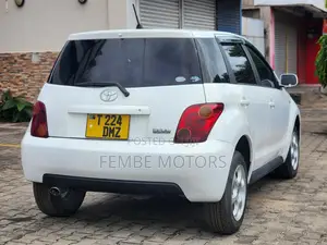Toyota IST 2005 White