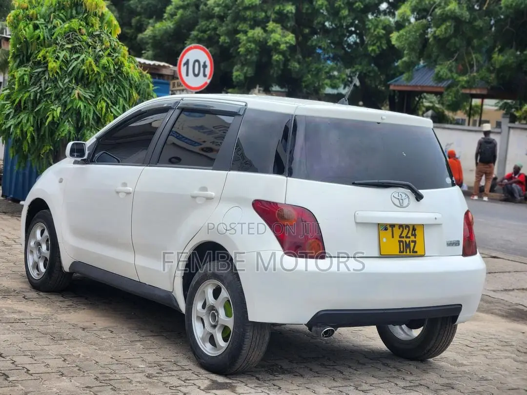 Toyota IST 2005 White