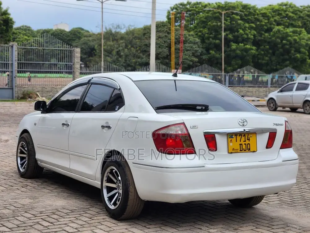 Toyota Premio 2005 White