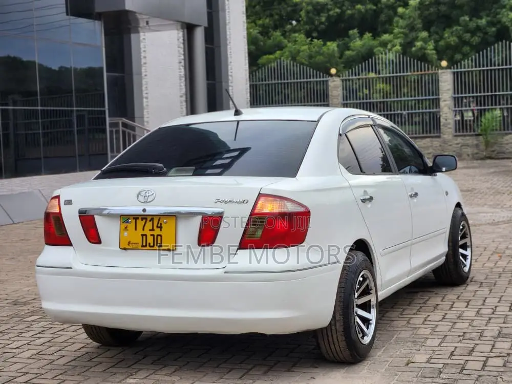 Toyota Premio 2005 White