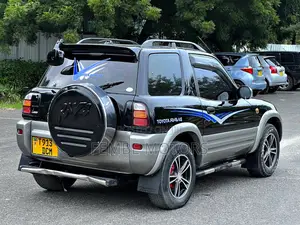 Toyota RAV4 1999 Black