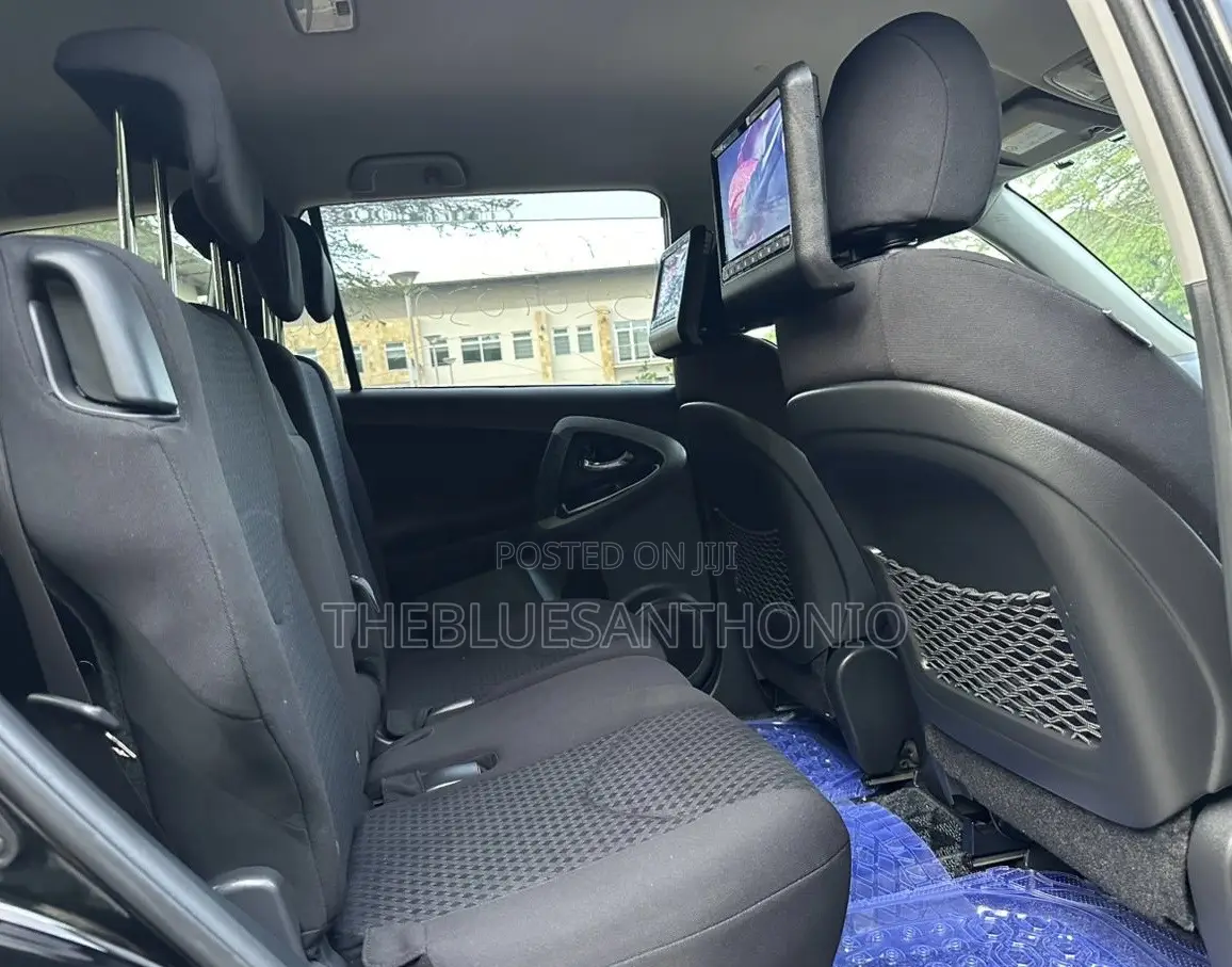 Toyota Vanguard 2011 Black