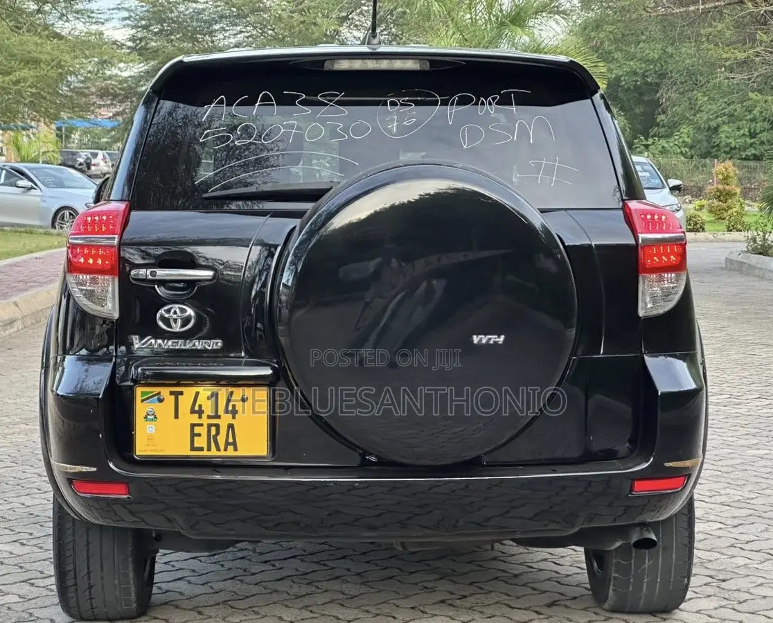 Toyota Vanguard 2011 Black