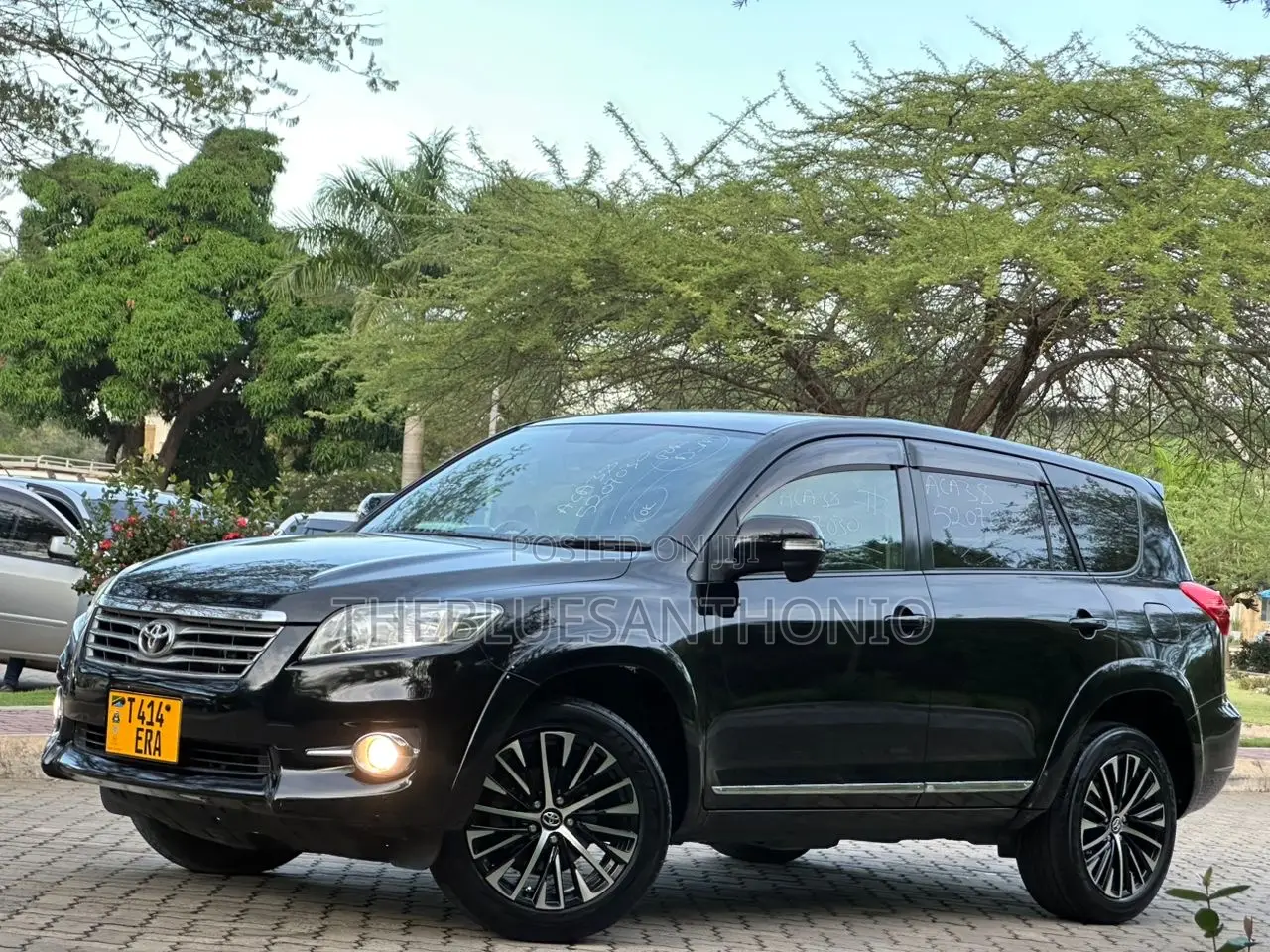 Toyota Vanguard 2011 Black