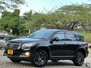Toyota Vanguard 2011 Black