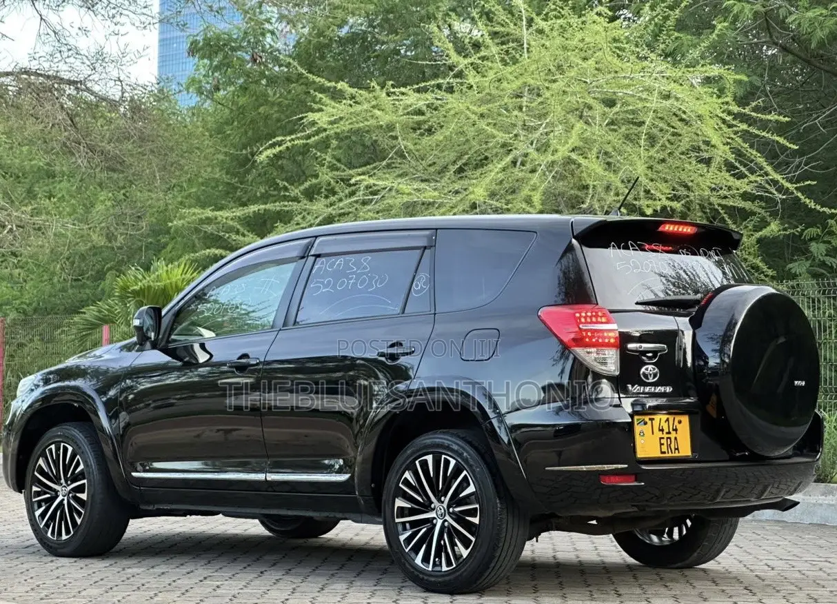 Toyota Vanguard 2011 Black