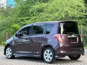 Toyota Ractis 2010 Burgundy