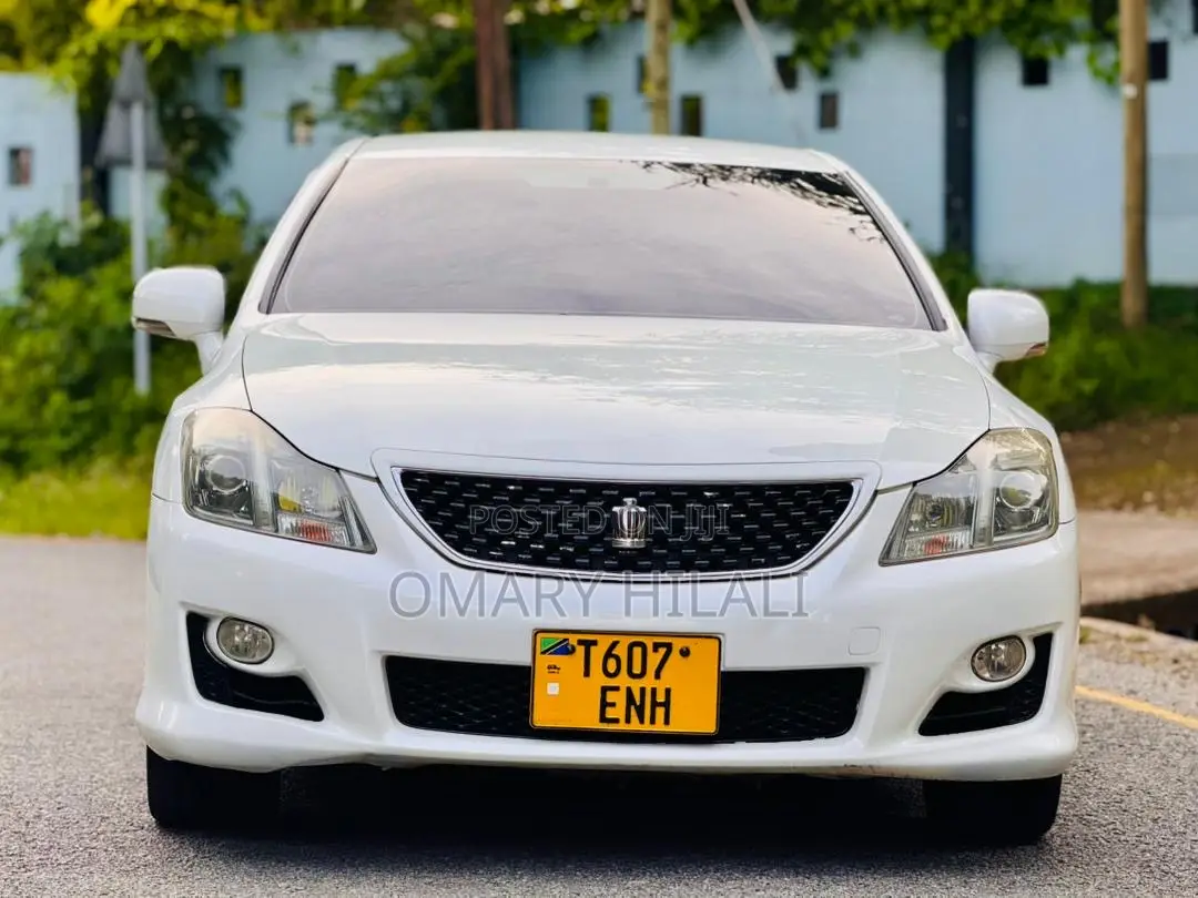 Toyota Crown 2009 White