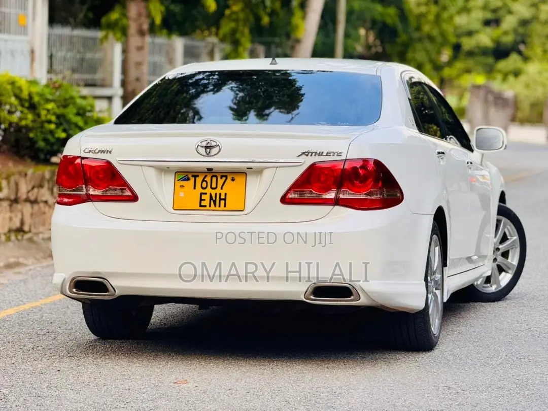 Toyota Crown 2009 White