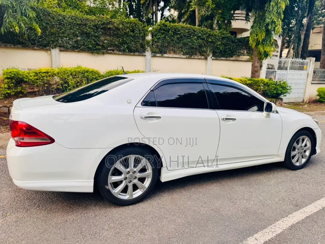 Toyota Crown 2009 White
