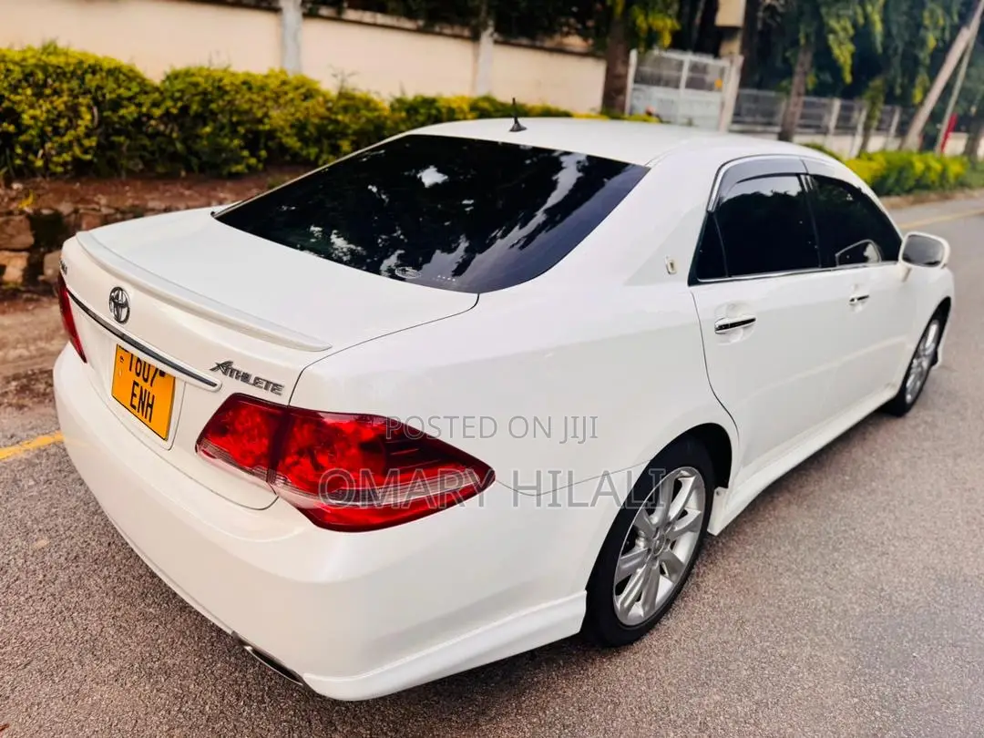 Toyota Crown 2009 White