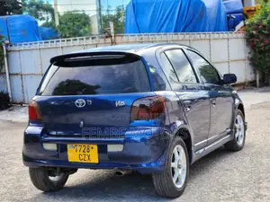 Toyota Vitz 2005 Blue