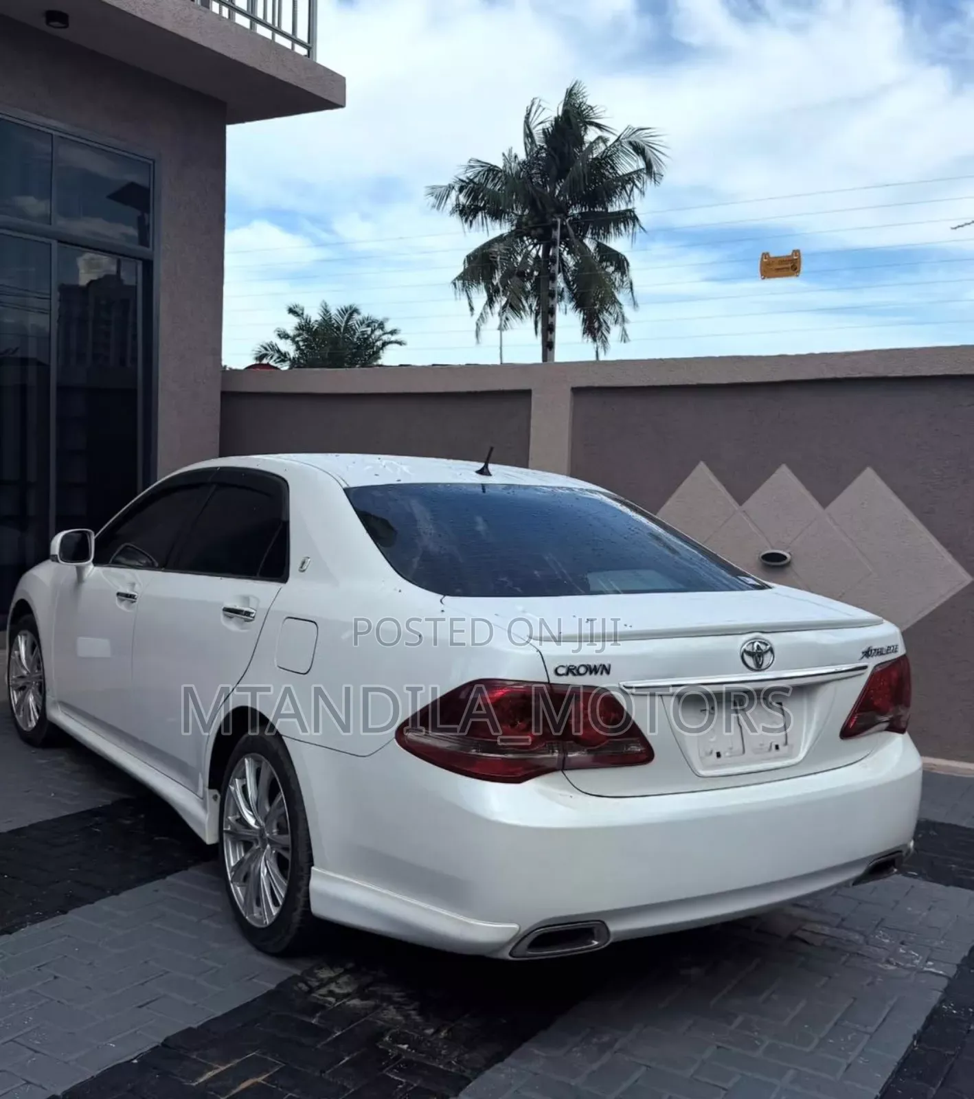 Toyota Crown 2010 White