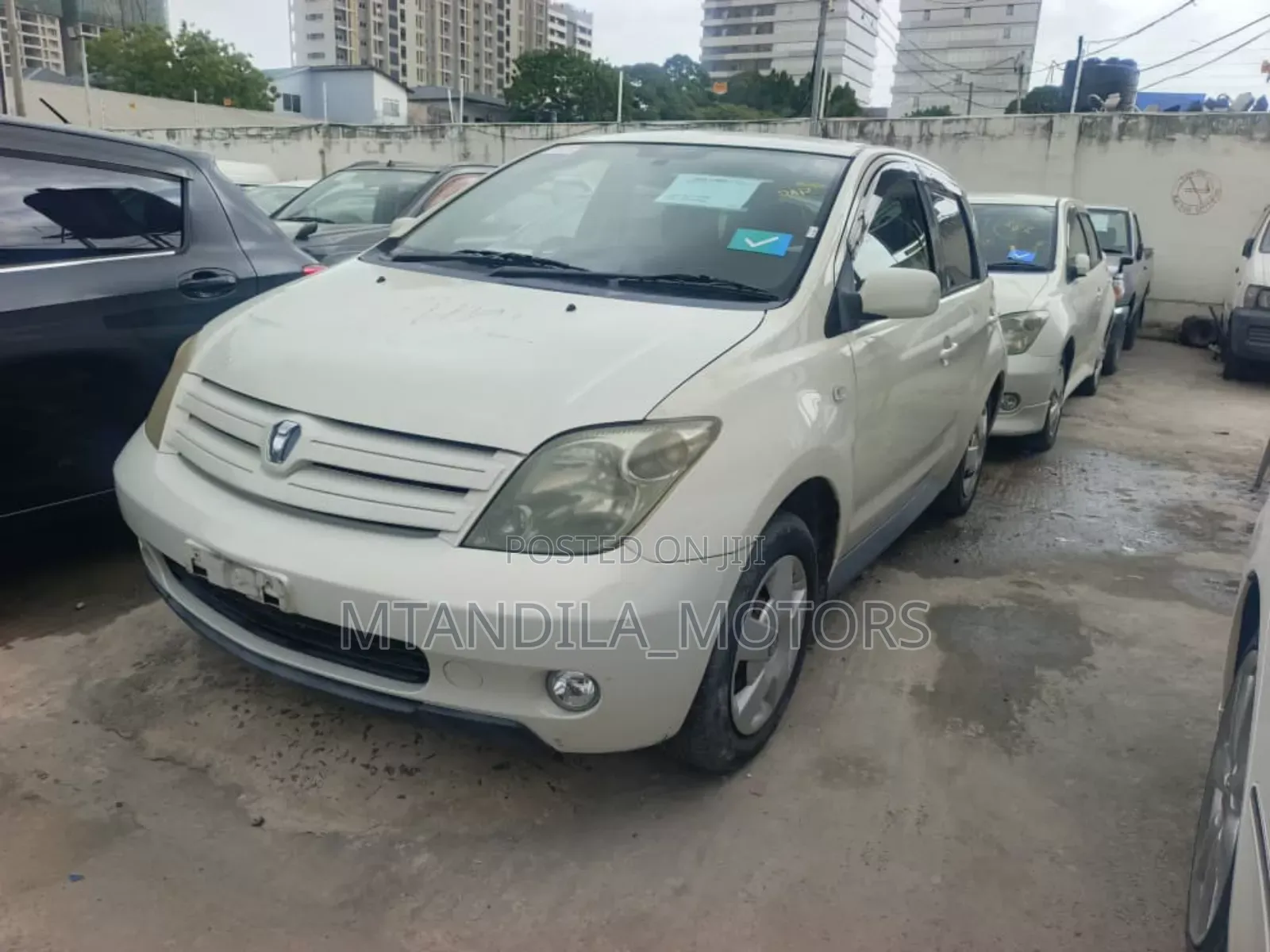 Toyota IST 2004 White