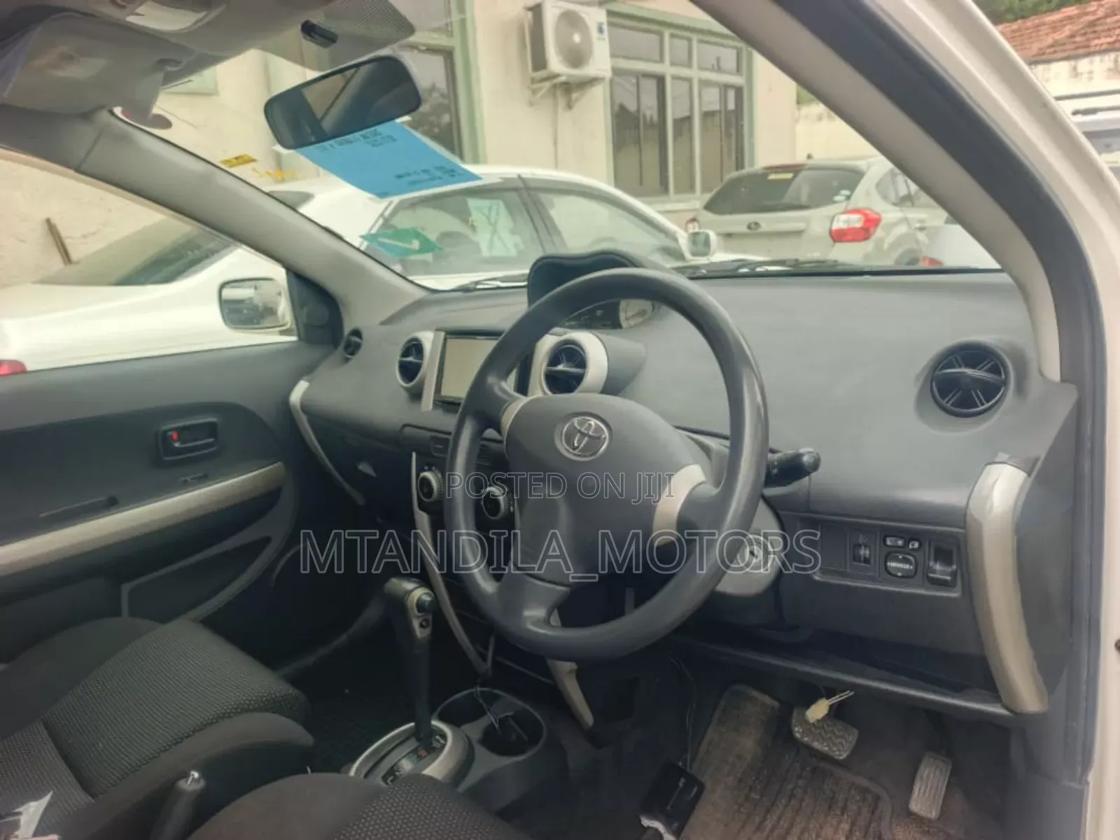 Toyota IST 2004 White