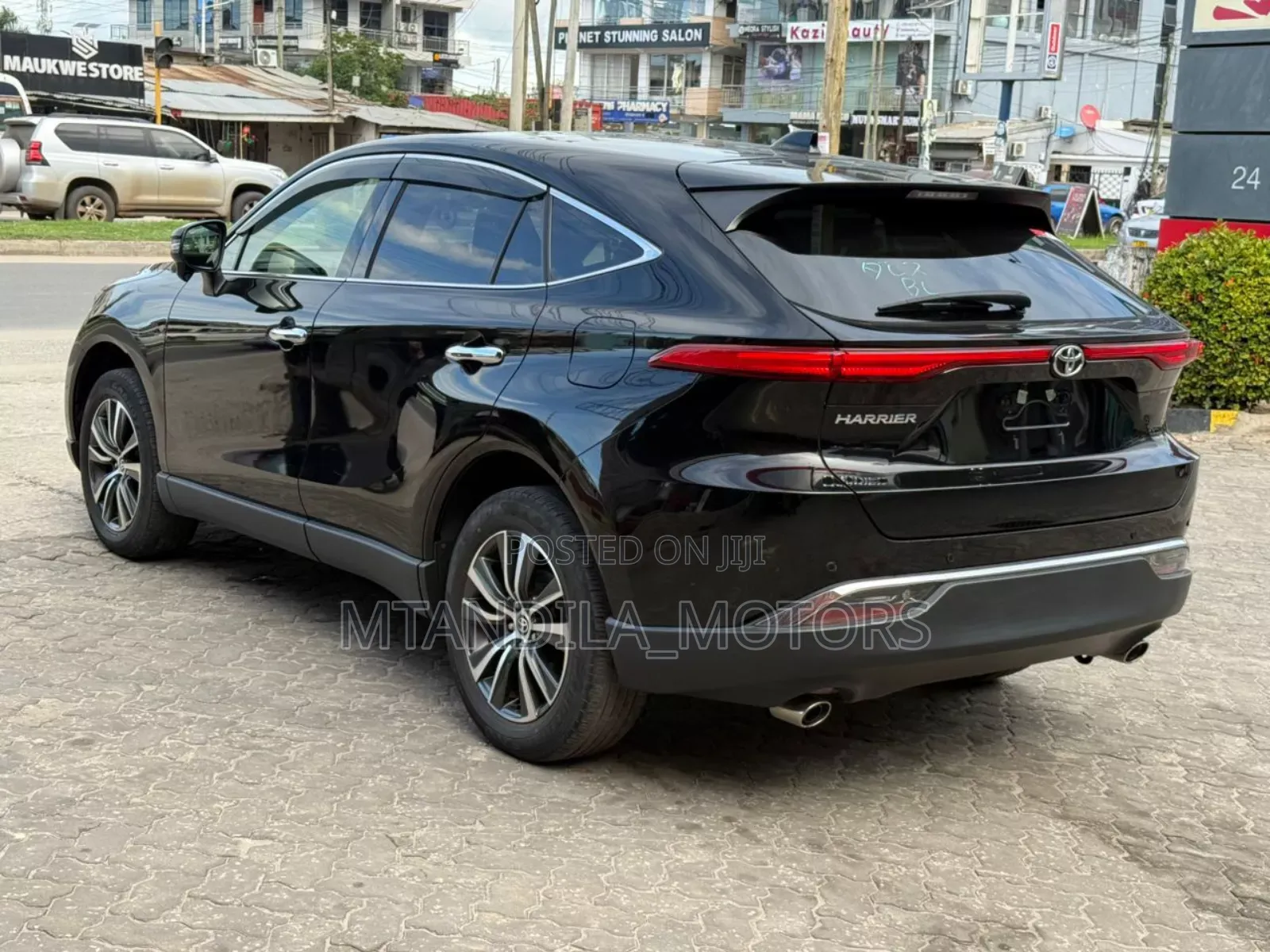 Toyota Harrier 2.5 Hybrid 2020 Black