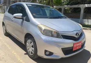 Toyota Vitz 2006 Silver