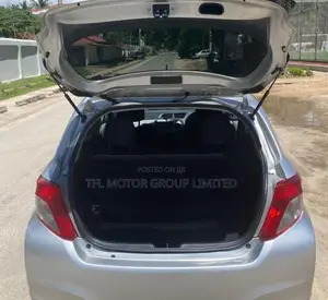 Toyota Vitz 2006 Silver