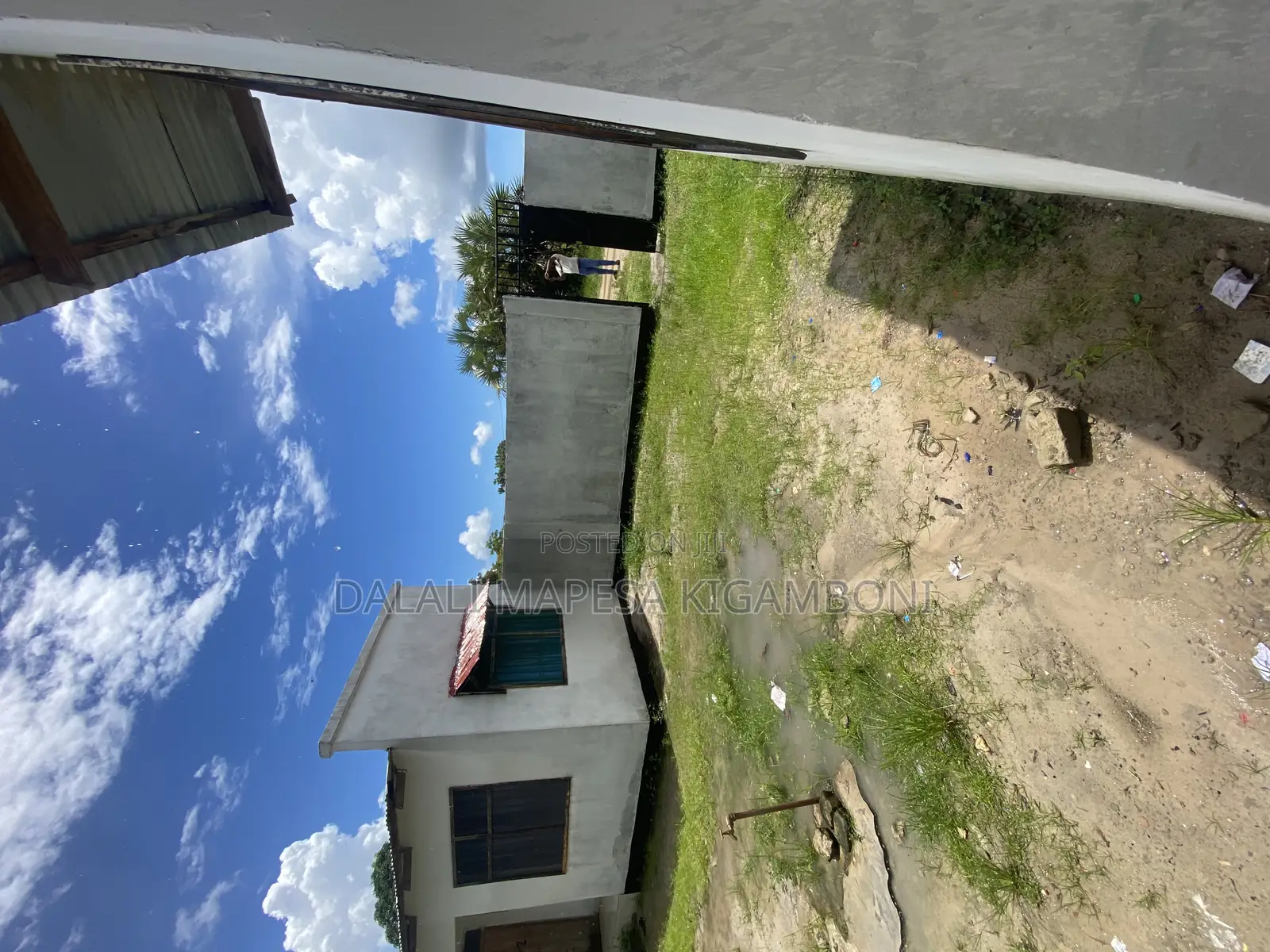 11bdrm House in Mwembe Mdogo, Kigamboni for sale
