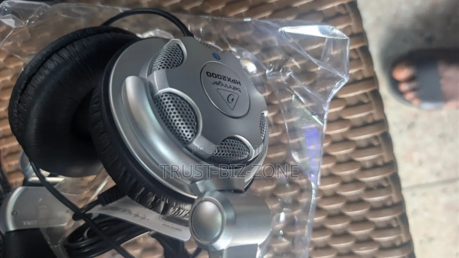 Hpx2000 Behringer Headphone