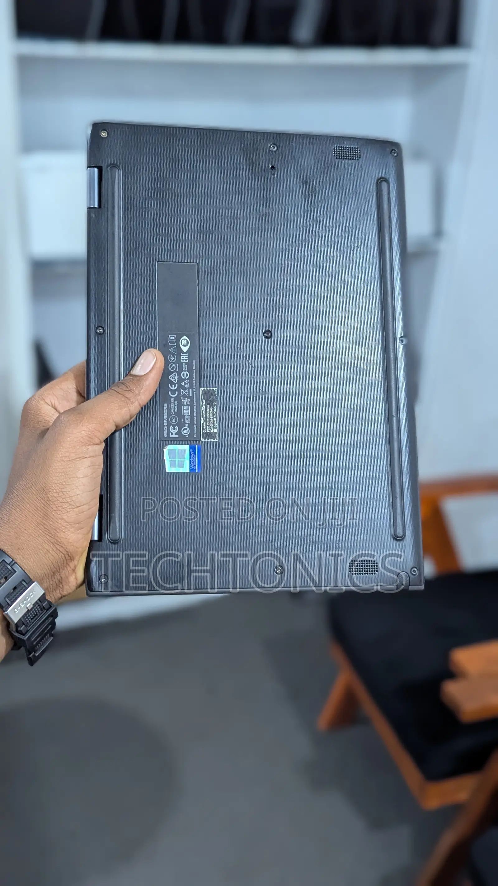 Laptop Lenovo 300e 4GB Intel SSD 128GB