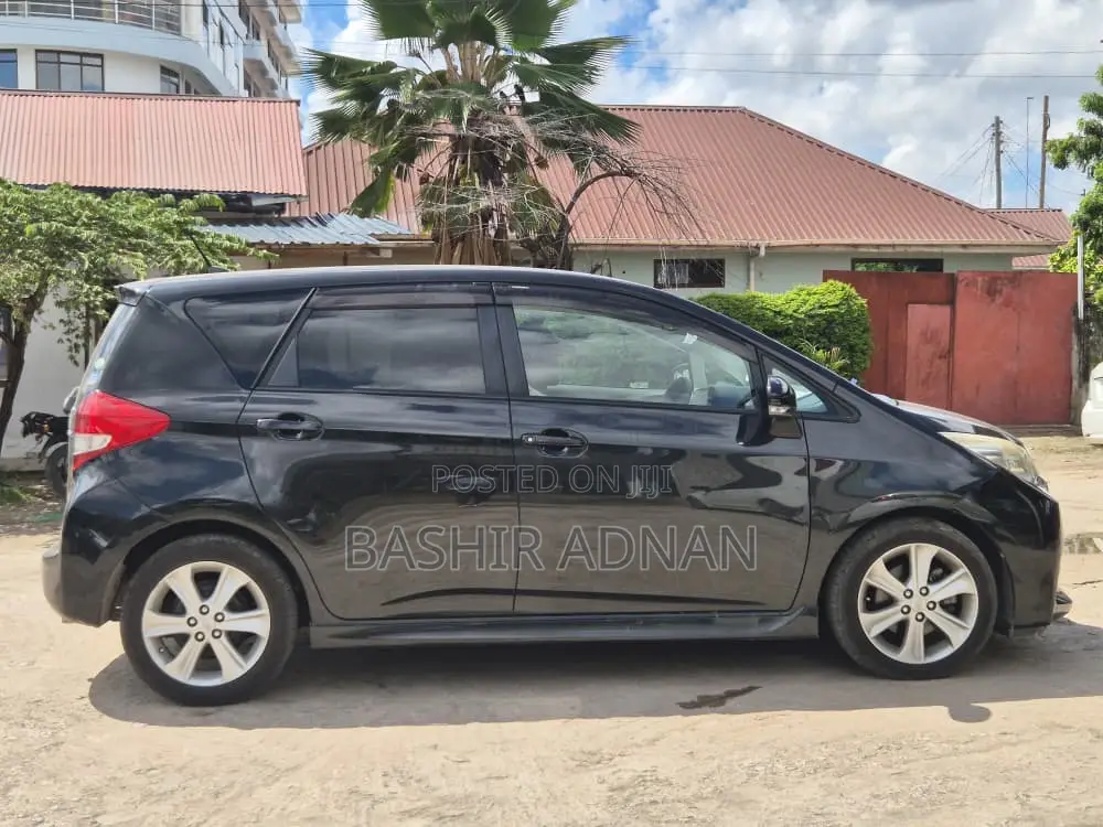 Subaru Trezia 2013 Black