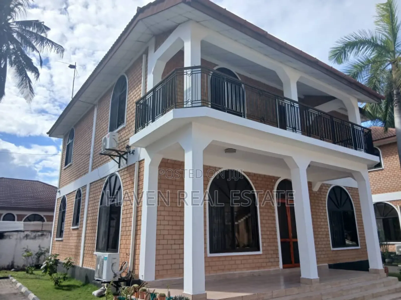 4bdrm Villa in Mikocheni for rent