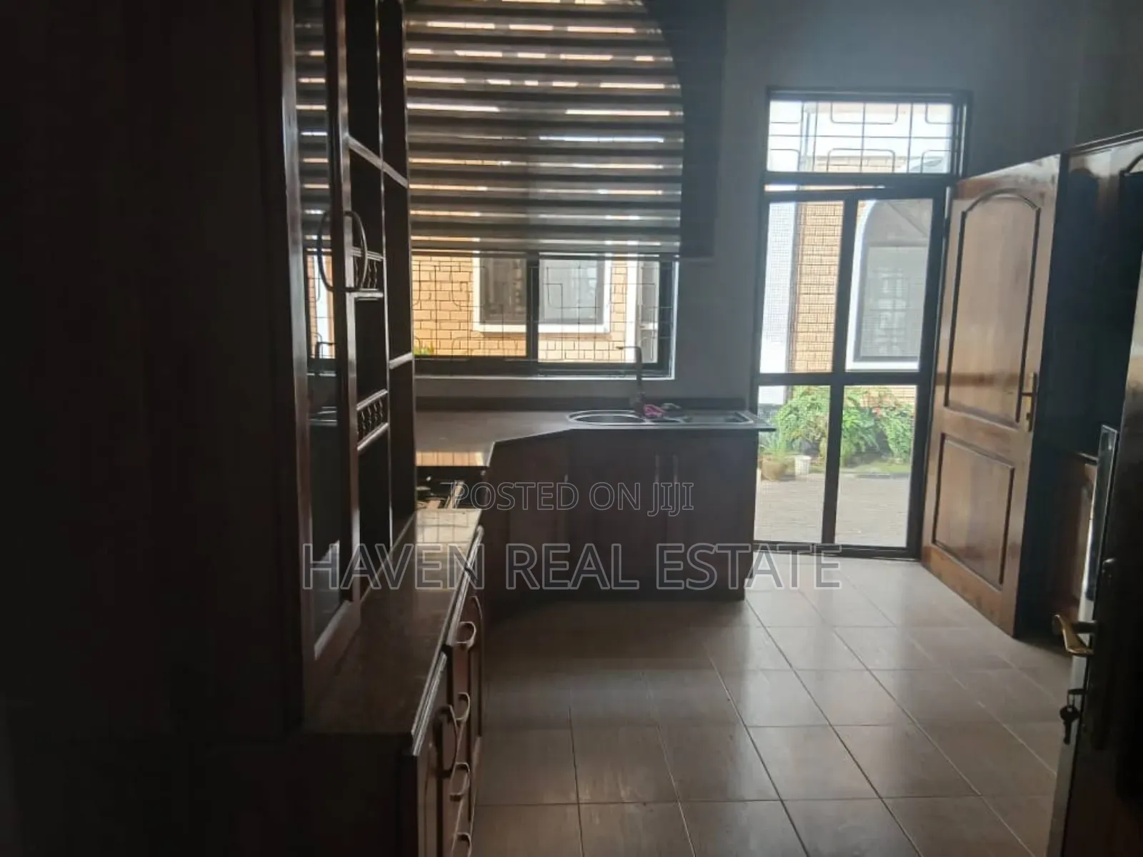 4bdrm Villa in Mikocheni for rent