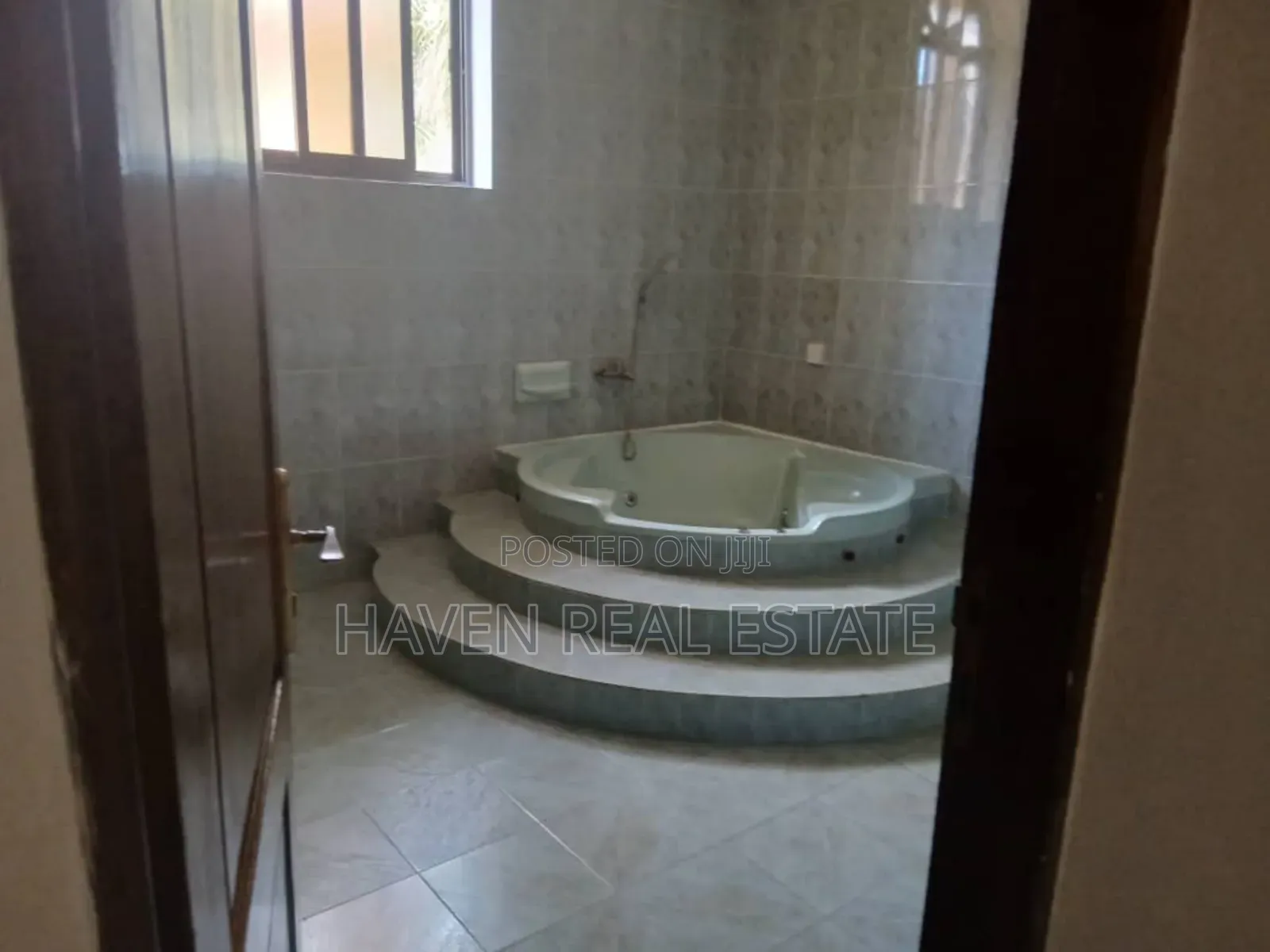 4bdrm Villa in Mikocheni for rent