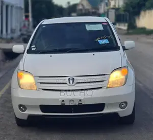 Toyota IST 2004 White