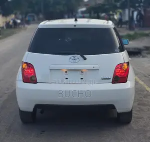 Toyota IST 2004 White