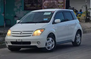Toyota IST 2004 White