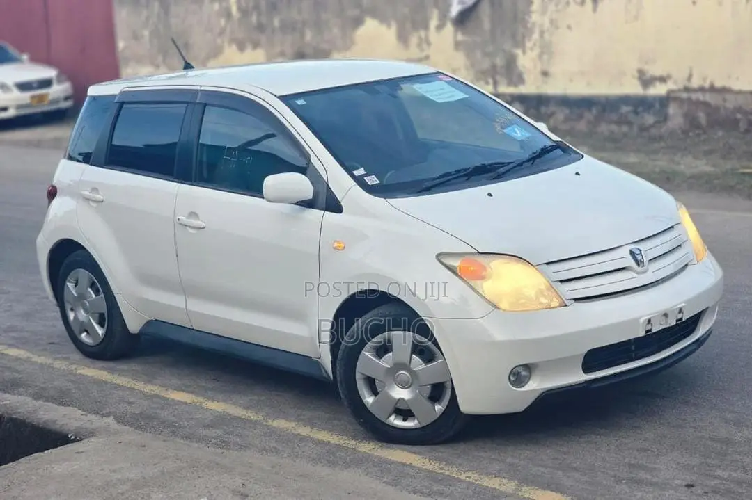 Toyota IST 2004 White