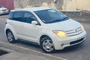 Toyota IST 2004 White