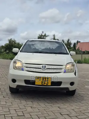 Toyota IST 2005 White