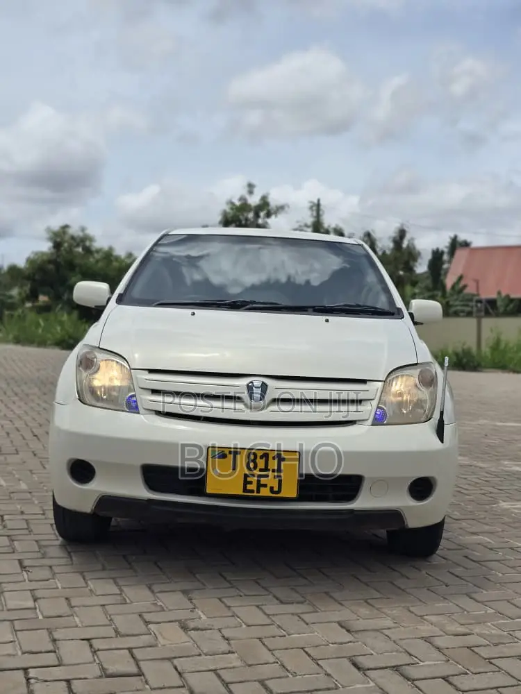 Toyota IST 2005 White
