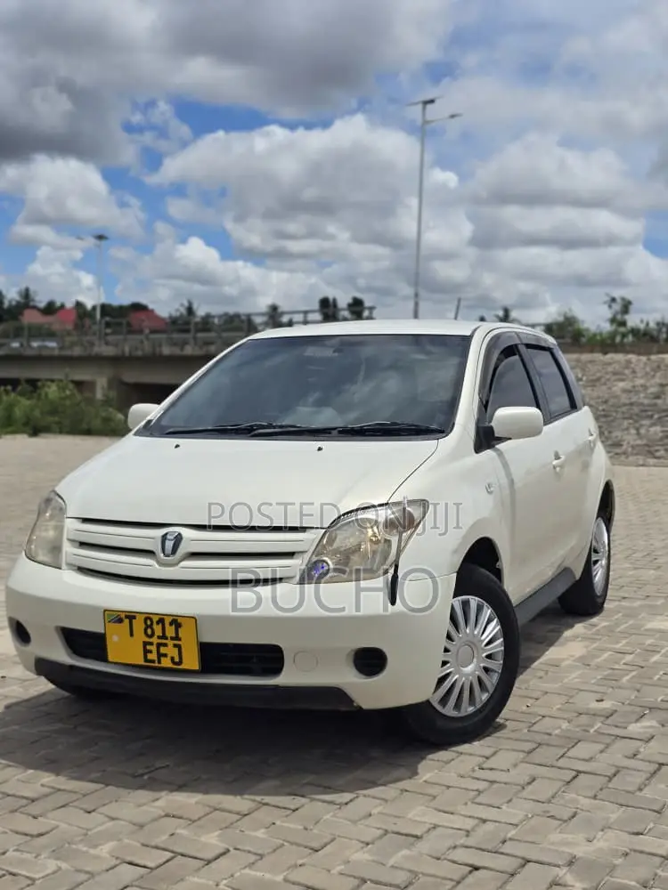 Toyota IST 2005 White