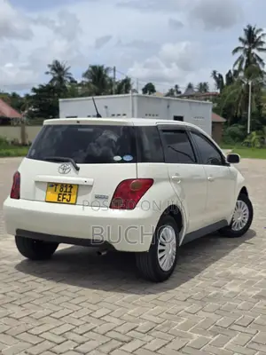 Toyota IST 2005 White