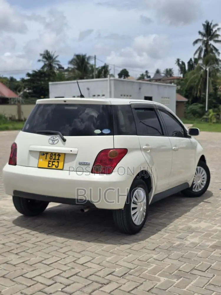 Toyota IST 2005 White