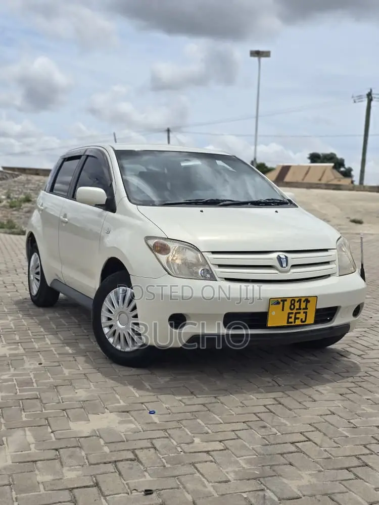 Toyota IST 2005 White