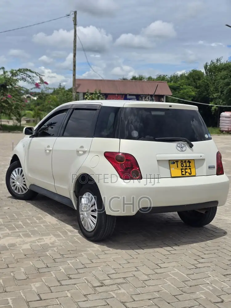 Toyota IST 2005 White