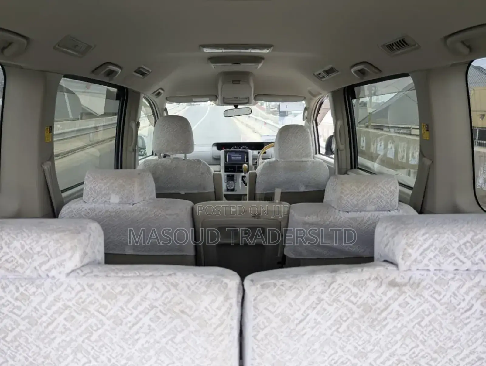 Toyota Noah 2.0 143hp AWD (8 Seater) 2008 Silver