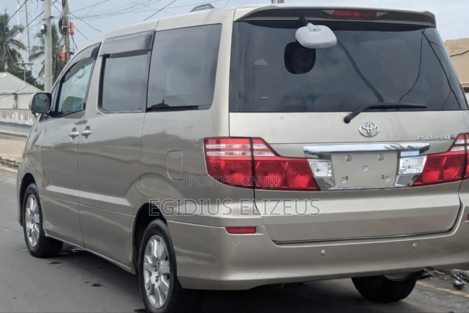 Toyota Alphard 2005 Gold