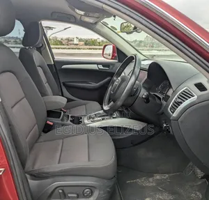Audi Q5 2009 Red