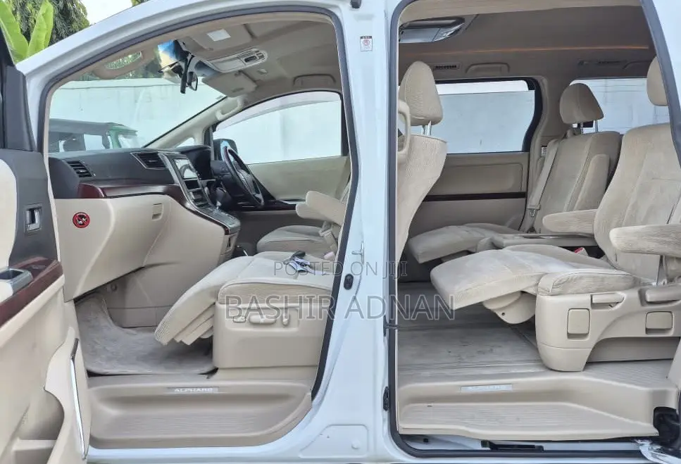 Toyota Alphard 2.4 Petrol FWD 2010 White
