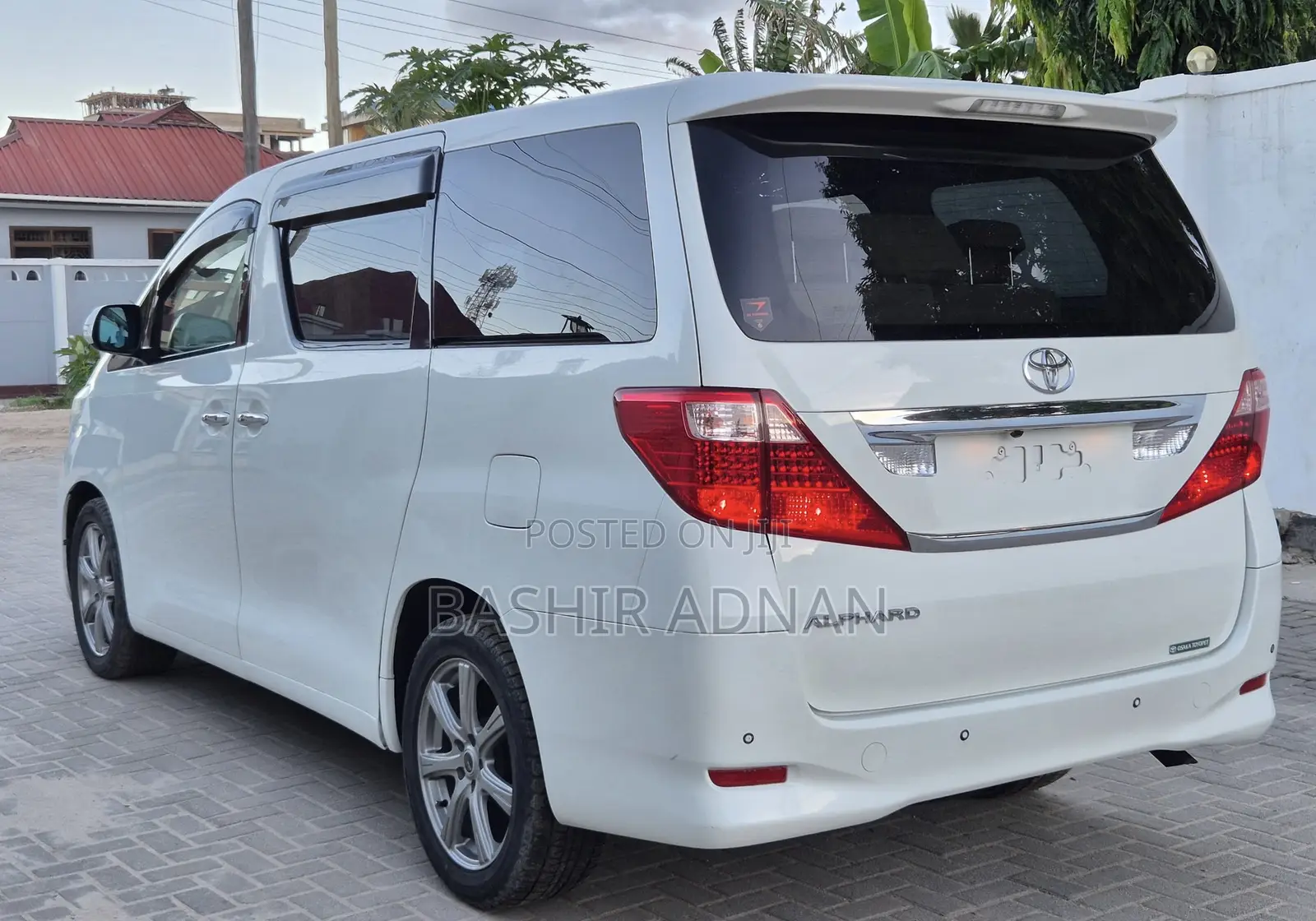 Toyota Alphard 2.4 Petrol FWD 2010 White