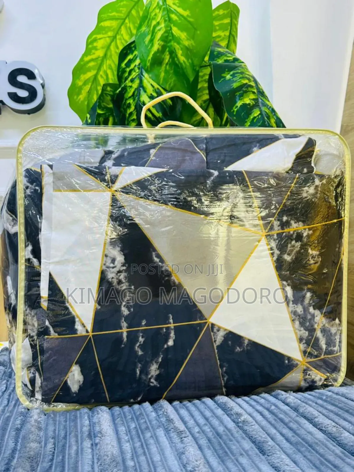 Shuka Na Duvet Set 6×6 Foronya Mbili Zikiwemo