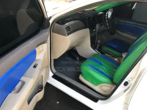 Toyota Corolla 2000 White