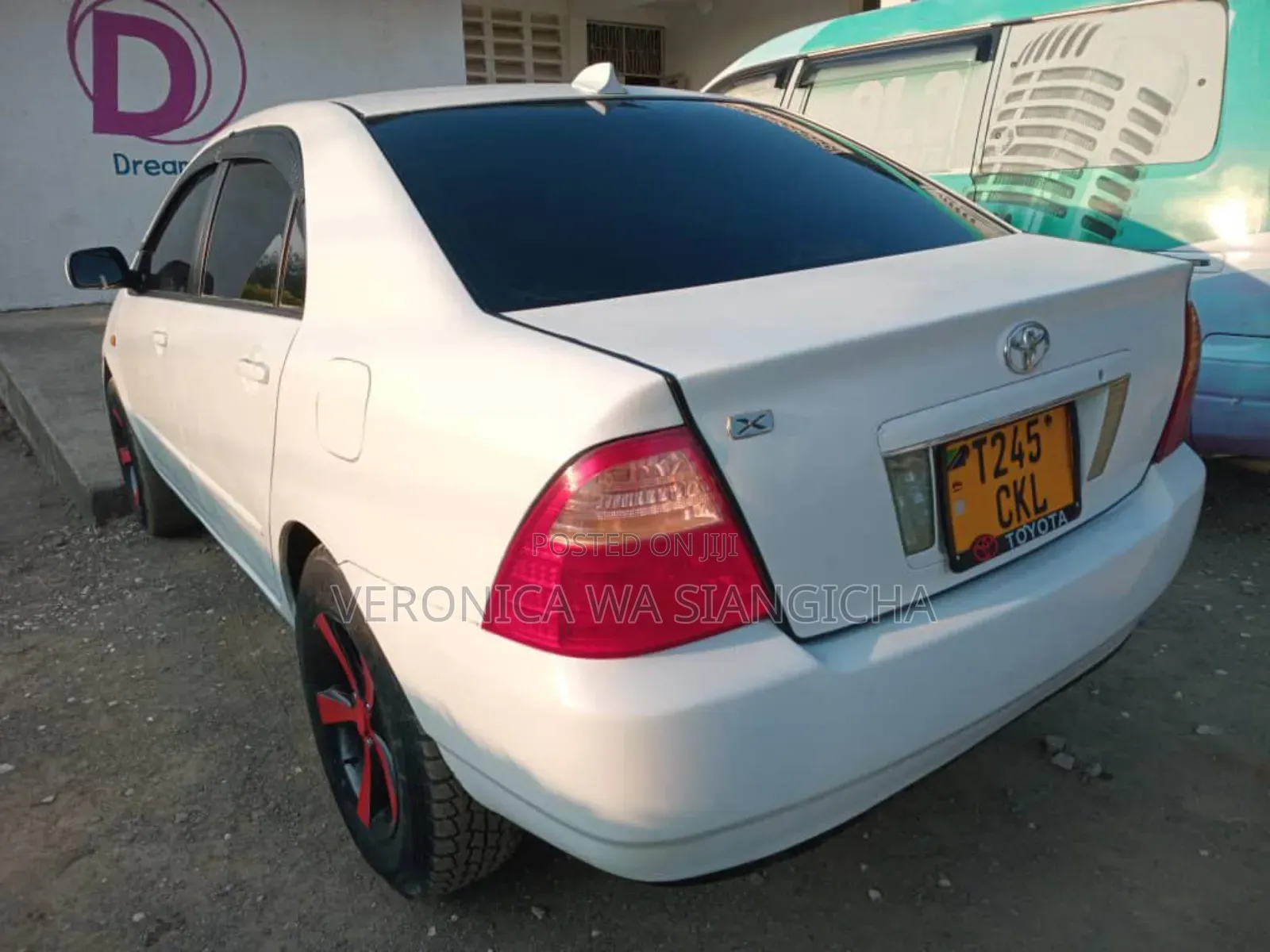 Toyota Corolla 2000 White